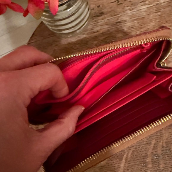 Dooney & Bourke Deep Red Pebble Grain Large Zip Around Brown Accent Leather Pull - Picture 7 of 11